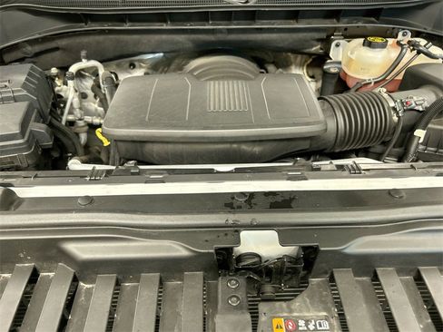 Used 2022 Chevrolet Silverado 1500 ZR2 w/ Technology Package image 24