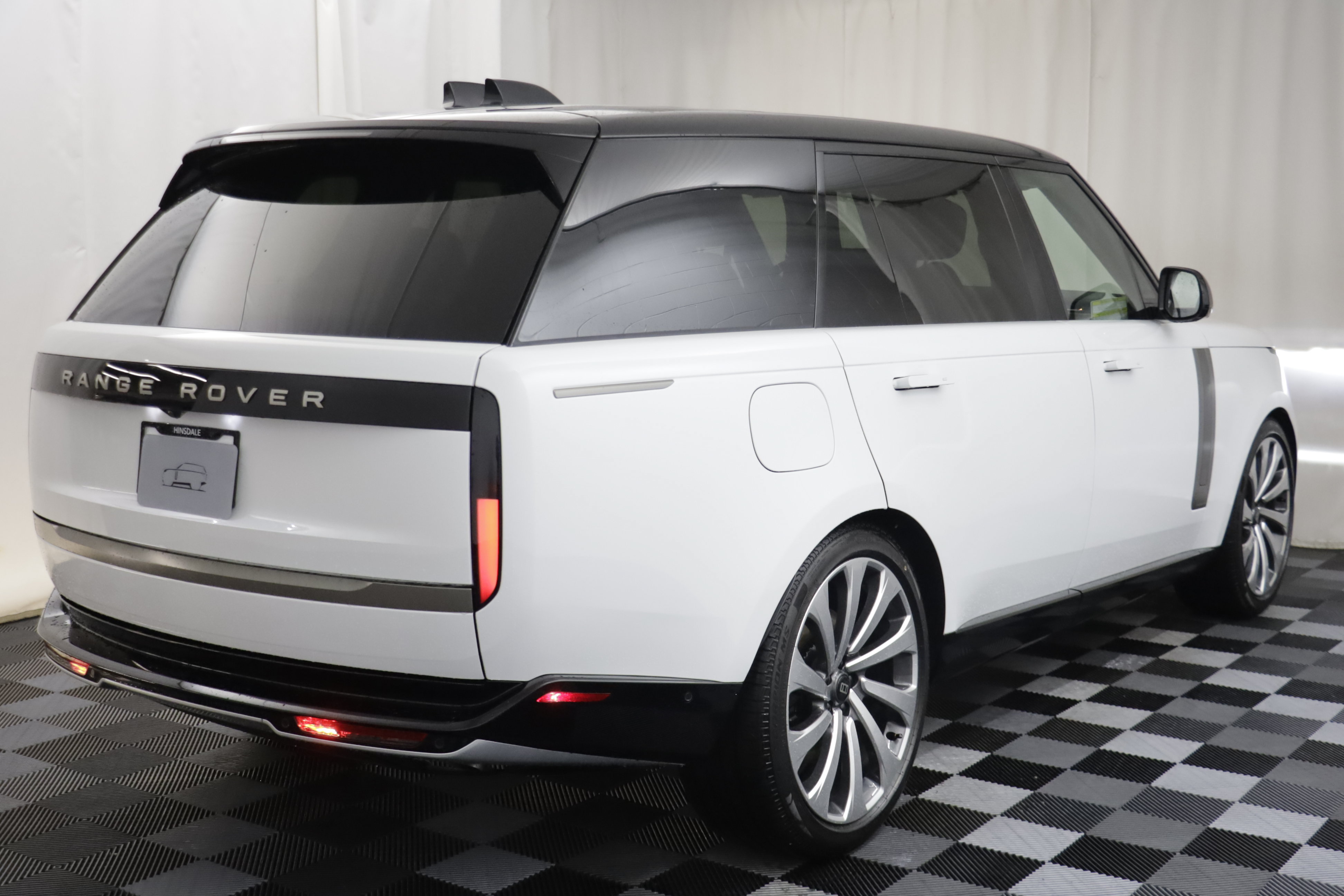 New 2027 Land Rover Range Rover Long Wheelbase Autobiography AWD/4WD image 21