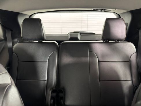 Used 2018 Chevrolet Traverse Premier w/ Driver Confidence II Package FWD image 21