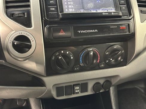 Used 2015 Toyota Tacoma 4x4 Access Cab image 25