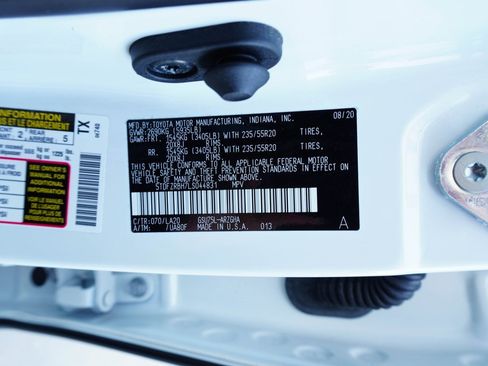 Used 2020 Toyota Highlander Platinum image 39