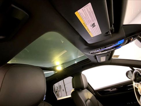 Used 2021 Porsche Cayenne S image 20