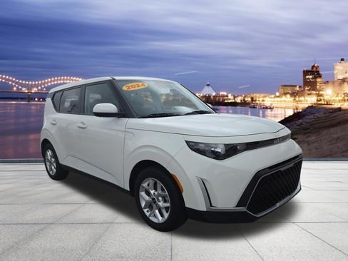 Used 2024 Kia Soul LX w/ LX Technology Package FWD image 4