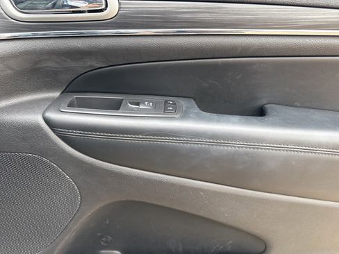 Used 2019 Jeep Grand Cherokee Limited image 20