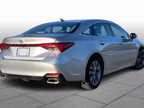 Used 2020 Toyota Avalon XLE image 12