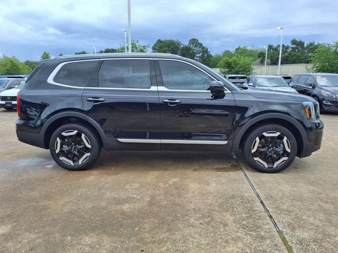Certified 2025 Kia Telluride S FWD image 6