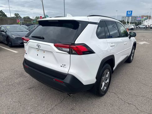 Used 2025 Toyota RAV4 LE AWD/4WD image 8