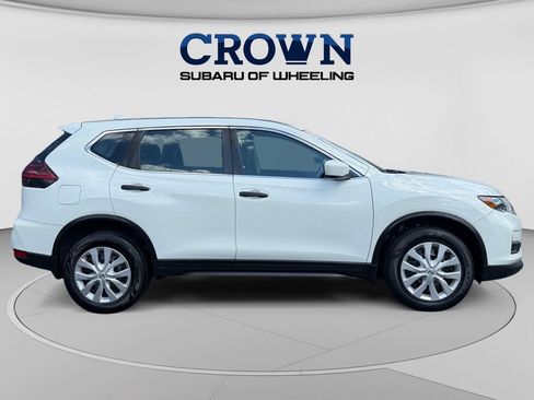 Used 2020 Nissan Rogue S AWD/4WD image 2