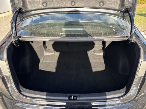 Used 2025 Toyota Corolla LE image 5