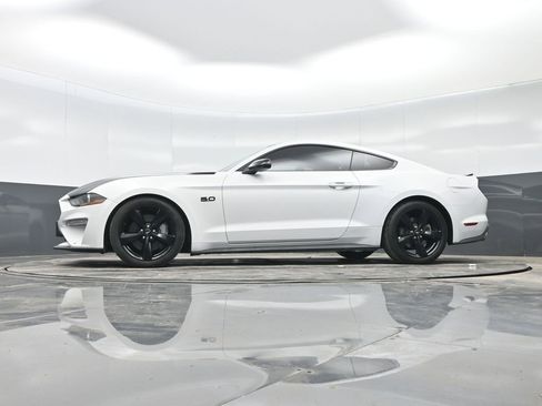 Used 2022 Ford Mustang GT w/ Black Accent Package RWD image 33