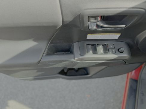 Used 2019 Toyota Tacoma TRD Off-Road image 27