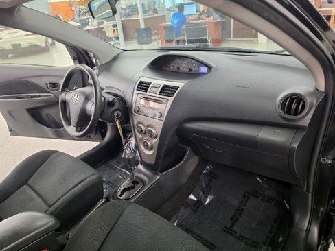 Used 2012 Toyota Yaris Sedan FWD image 9