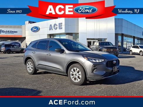 Used 2023 Ford Escape Active image 1