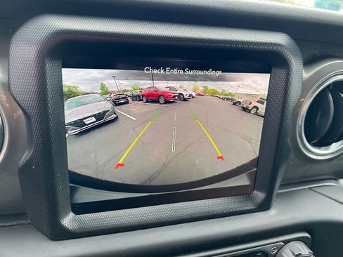 Used 2023 Jeep Wrangler Unlimited Sahara w/ LED Lighting Group AWD/4WD image 20