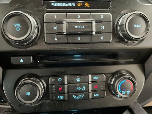 Used 2018 Ford F150 XLT w/ Equipment Group 302A Luxury AWD/4WD image 42
