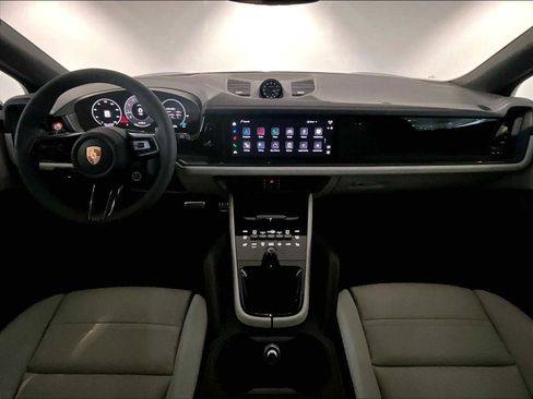 Used 2025 Porsche Cayenne GTS image 17