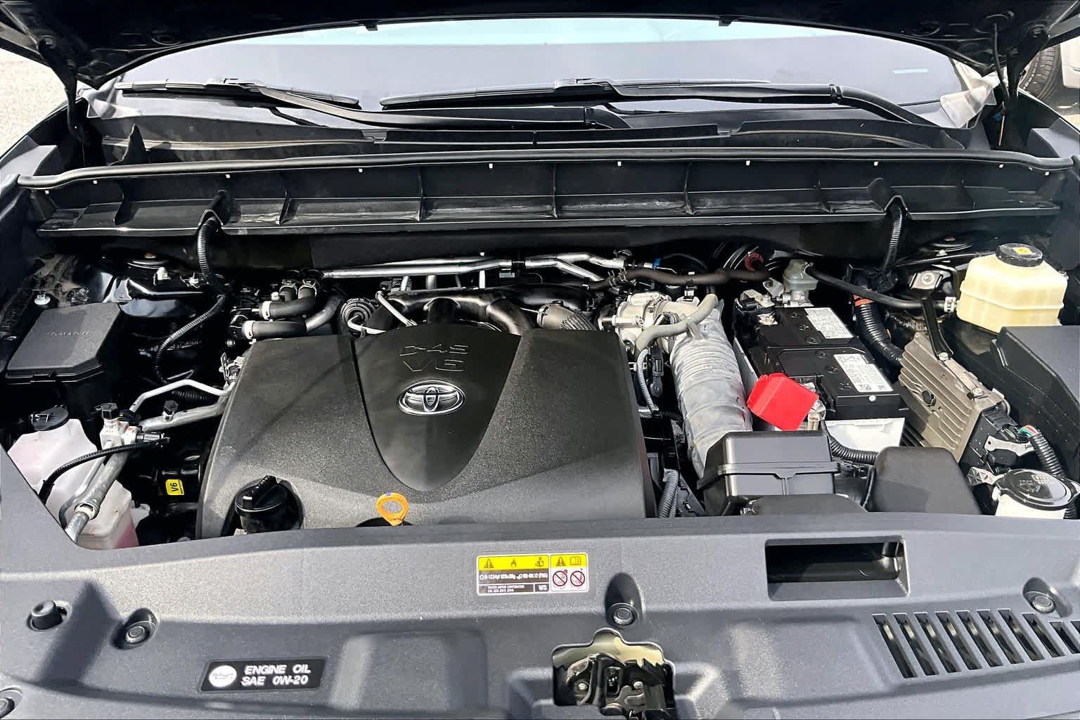 Used 2022 Toyota Highlander XLE AWD/4WD image 31