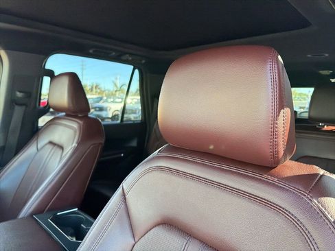 Used 2022 Ford Expedition Max Limited image 10
