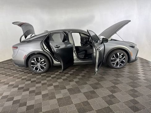 Used 2024 Toyota Crown AWD/4WD image 16