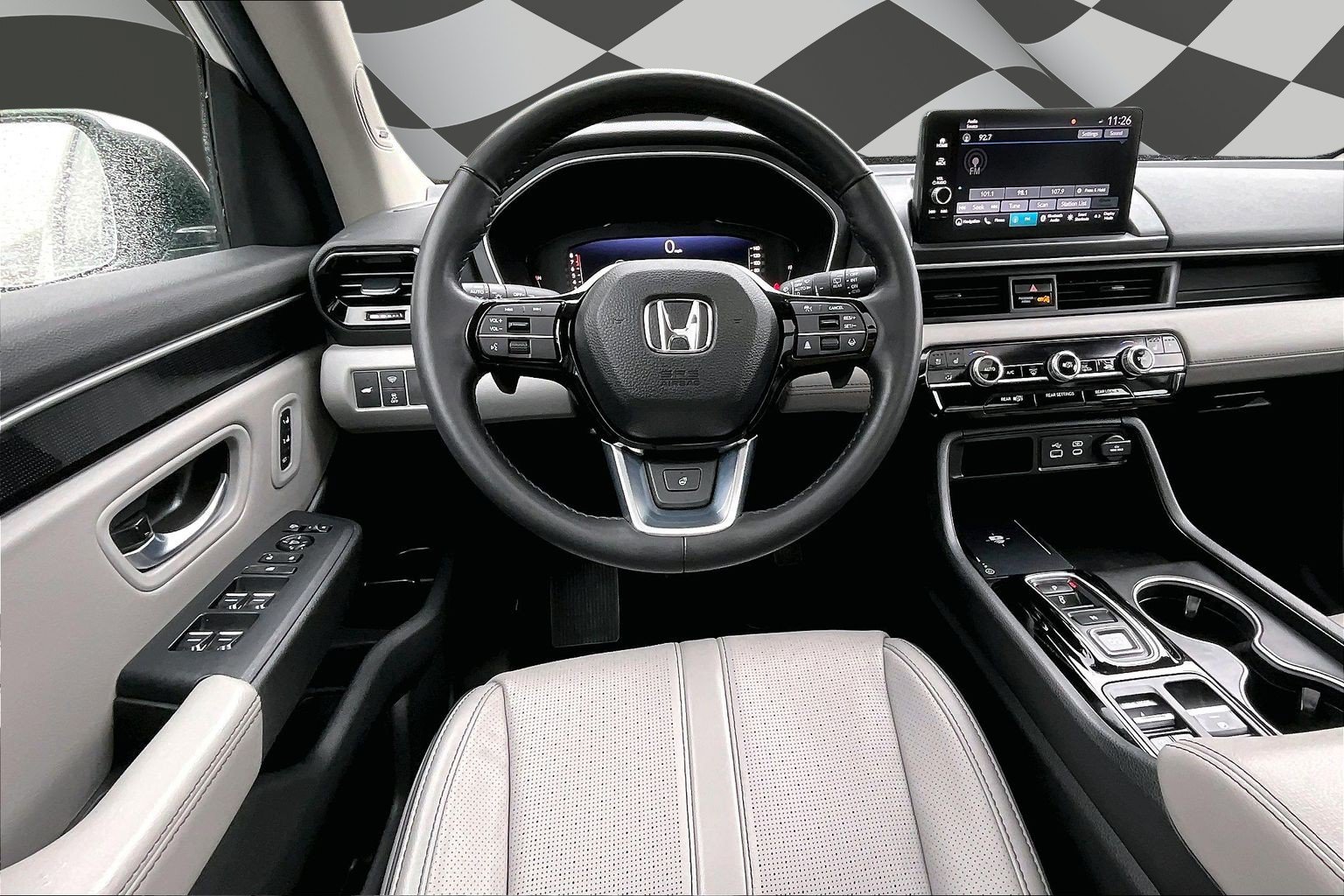 Used 2025 Honda Pilot Elite image 6