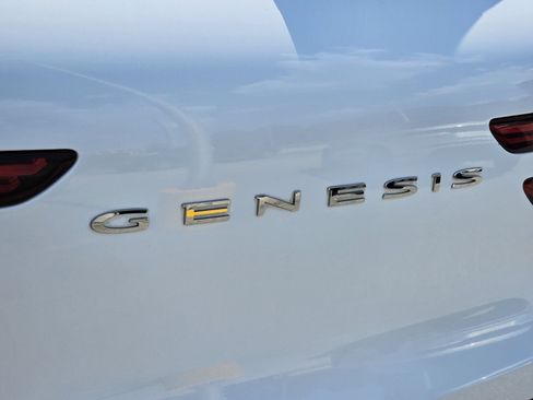 Used 2023 Genesis GV70 2.5T w/ Select Package AWD/4WD image 15