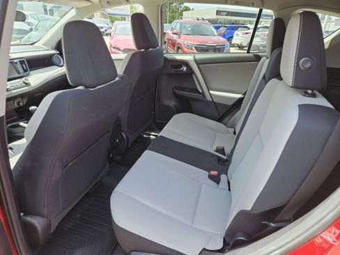 Used 2017 Toyota RAV4 XLE FWD image 10