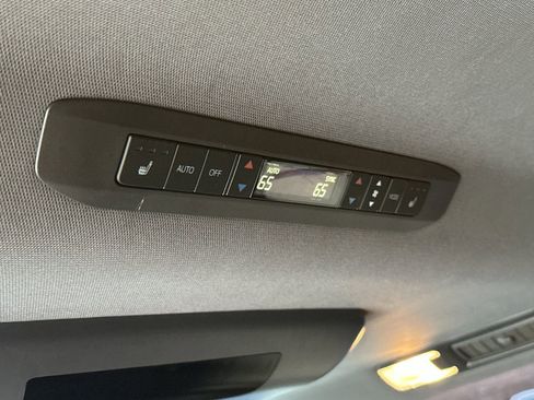 Used 2023 Toyota Sienna Platinum FWD image 15