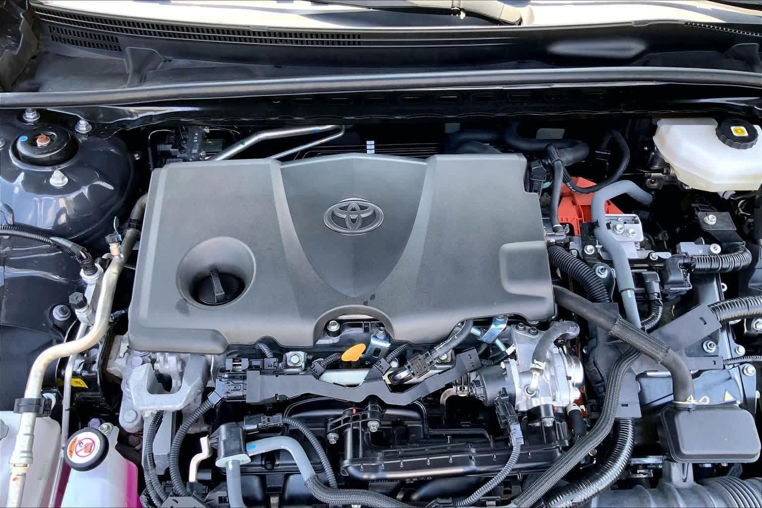 Used 2025 Toyota Camry SE FWD image 30