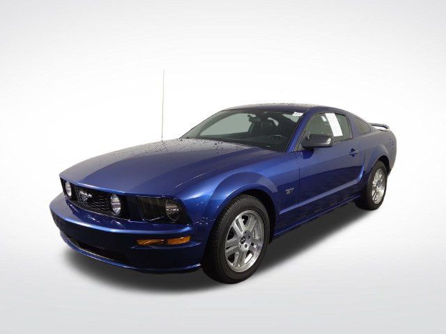 Used 2007 Ford Mustang GT RWD image 2