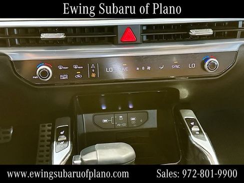 Used 2025 Kia Sorento SX Prestige w/ Olive Brown Leather Package AWD/4WD image 16