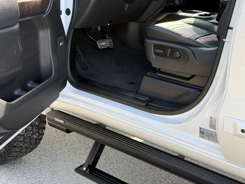 Used 2022 GMC Sierra 1500 Denali w/ Denali Premium Package image 32