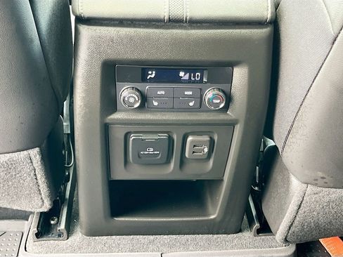 Used 2023 Chevrolet Traverse Premier w/ Redline Edition AWD/4WD image 27