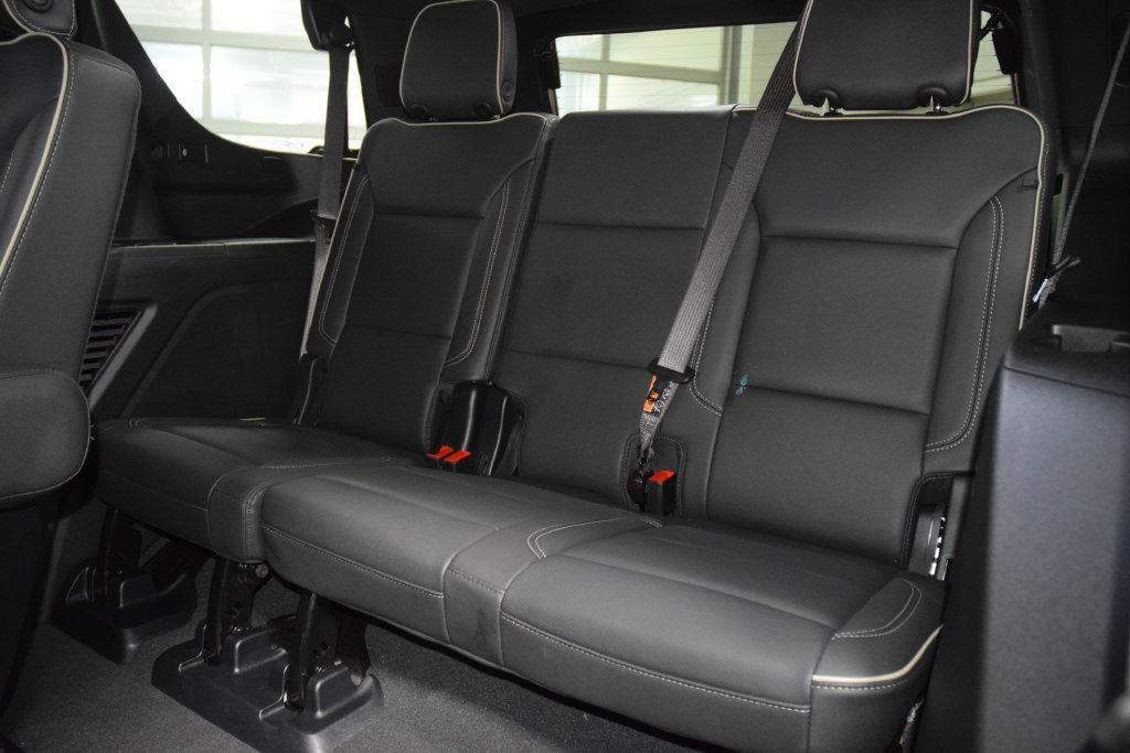 Used 2025 Chevrolet Tahoe Premier AWD/4WD image 45