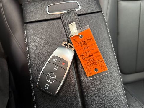 Used 2022 Mercedes-Benz GLB 250 4MATIC image 40