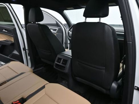 Used 2021 Volkswagen Atlas Cross Sport SE image 25