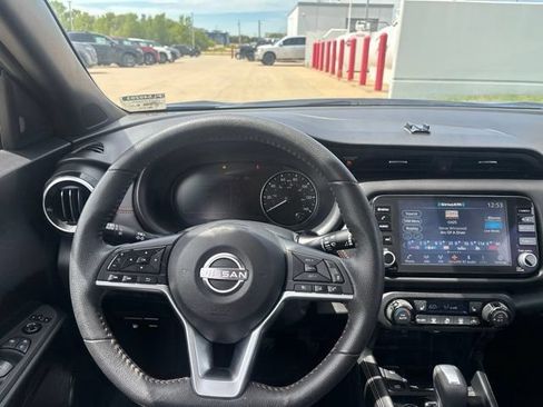Used 2023 Nissan Kicks SR w/ SR Premium Package FWD image 26