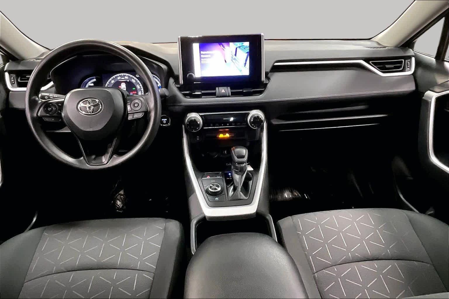 Used 2024 Toyota RAV4 XLE AWD/4WD image 15