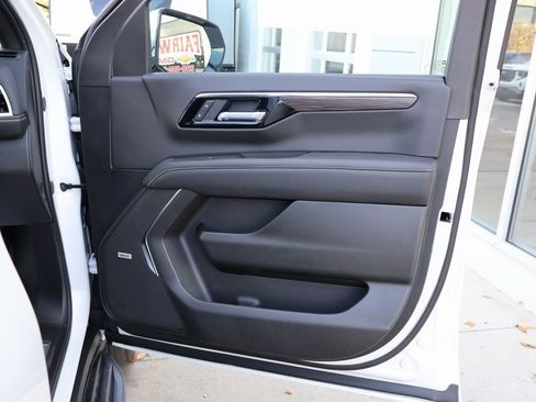 New 2025 Chevrolet Suburban Premier w/ Sun And Tow Package image 42