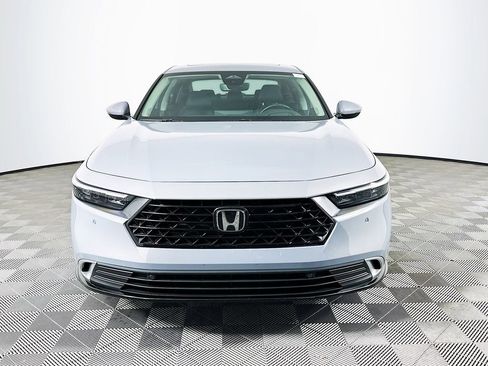 Used 2024 Honda Accord Touring image 3