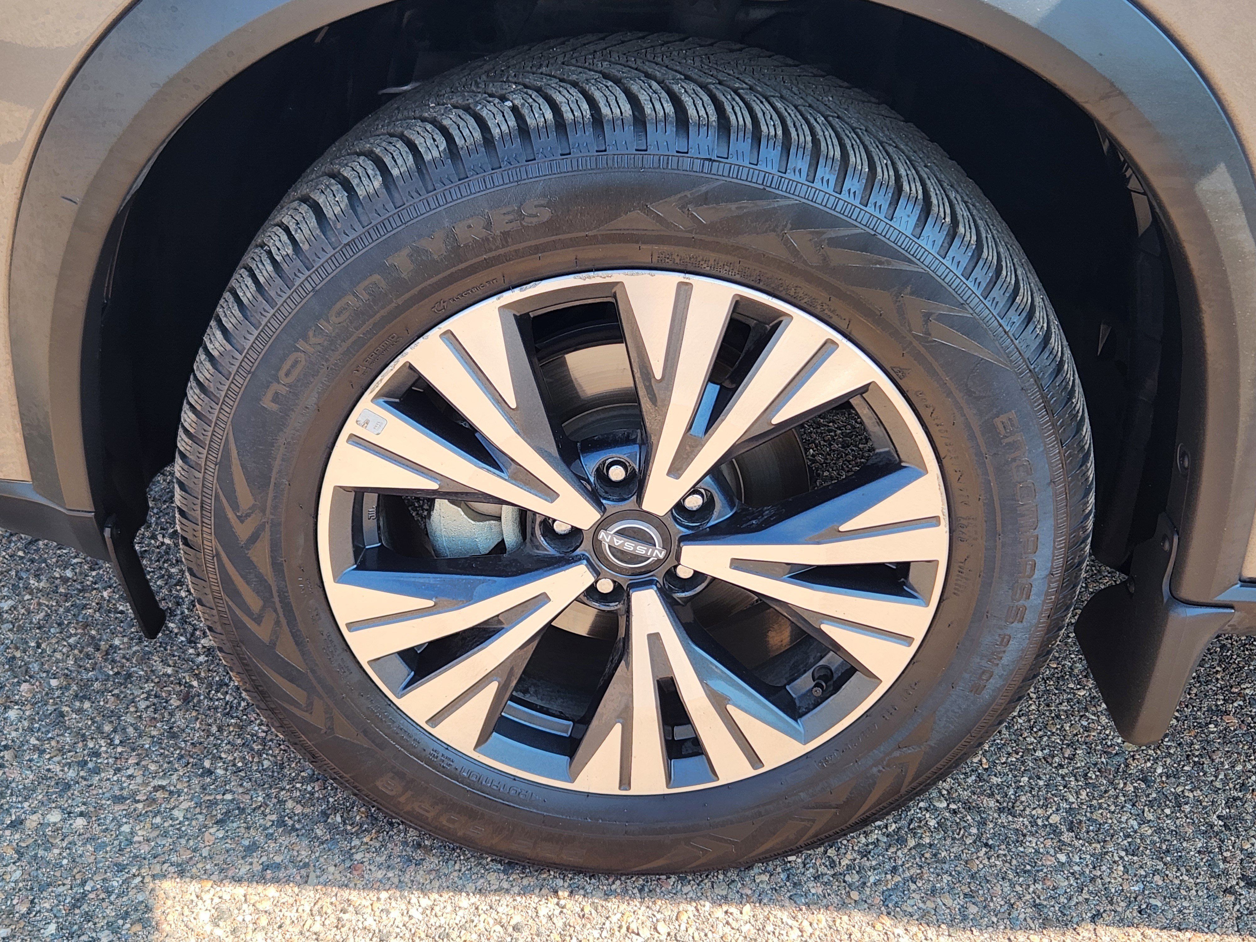 Used 2022 Nissan Rogue SV AWD/4WD image 7