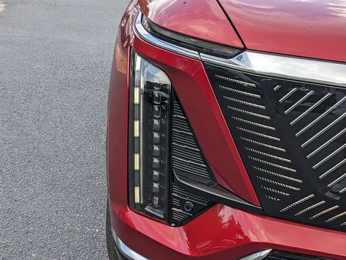 New 2026 Cadillac Vistiq Luxury w/ LPO, Floor Liner Package image 12