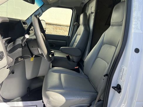 Used 2021 Ford E-350 and Econoline 350 Super Duty w/ Power Windows & Locks Group image 19