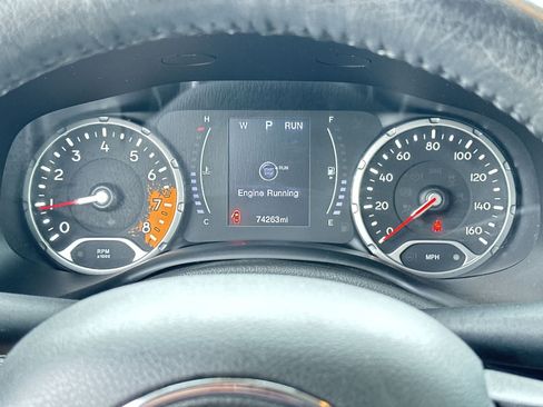 Used 2018 Jeep Renegade Altitude AWD/4WD image 21