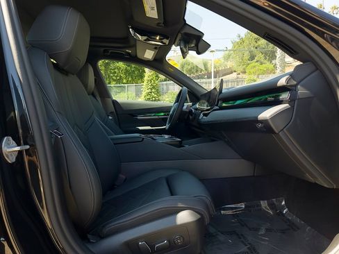 Used 2026 BMW i5 eDrive40 w/ M Sport Package RWD image 23