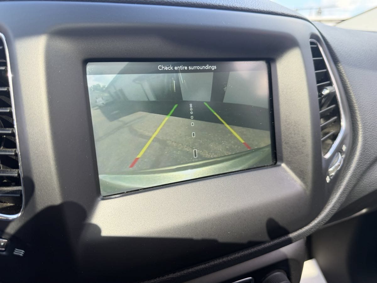 Used 2019 Jeep Compass Latitude AWD/4WD image 25