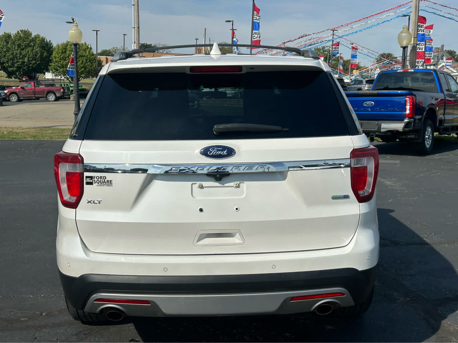 Used 2016 Ford Explorer XLT w/ Equipment Group 202A AWD/4WD image 5