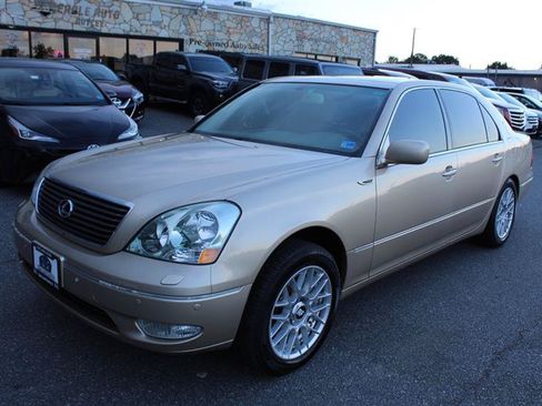 Used 2002 Lexus LS 430 RWD image 3
