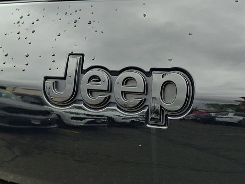 Used 2024 Jeep Grand Cherokee L Altitude AWD/4WD image 30