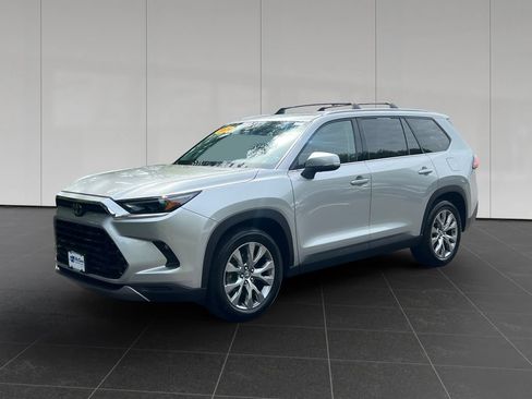 Used 2024 Toyota Grand Highlander AWD image 1