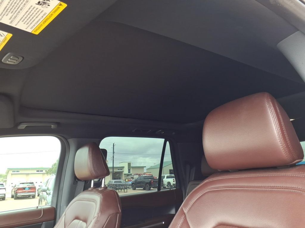 Used 2022 Ford Expedition Limited RWD image 19